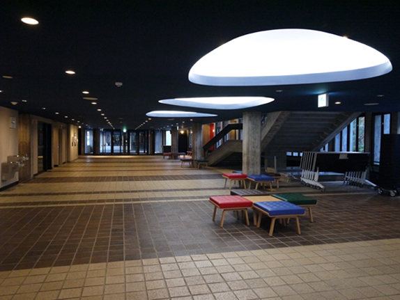弘前市民会館1階ホール